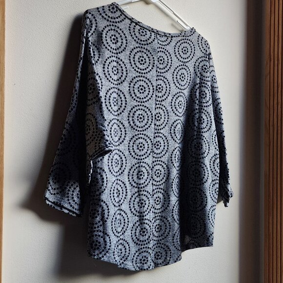 Olivia Blu Gray/Black Geometric Print Batwing Jersey Size Large - Picture 13 of 16